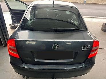 Kompletan auto u delovima: TAPACIRI VRATA ZA ŠKODA OCTAVIA OD 2004. DO 2013. GOD. | Tapaciri — 4