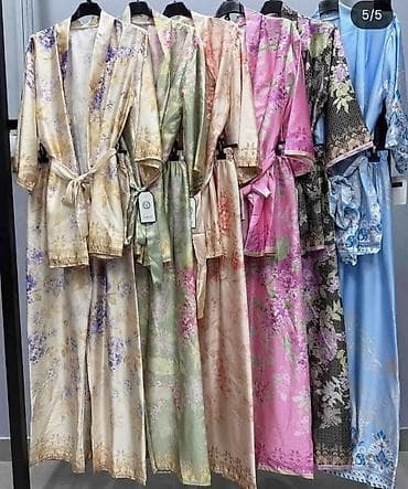 apple beograd: Damski komplet – kimono bluza i široke pantalone sa cvetnim dezenom. - — 4