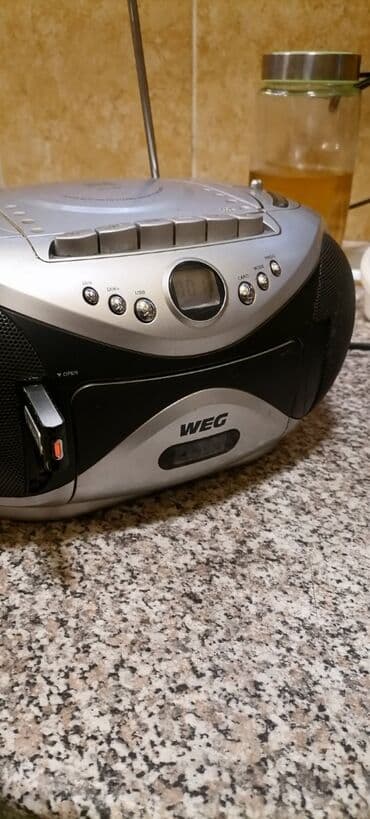 bas pojacala: Radio Weg sa ispravnim USB a CD neznam. Lepo radi
 Mirjevo — 1