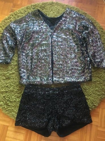 Zara komplet nov (moze i odvojeno da se kupi) na lalafo.rs Zara komplet nov (moze i odvojeno da se kupi)