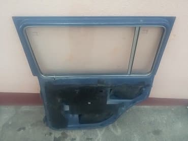 presvlake za prednja sedista: Vrata zadnja desna Lada 2131 Niva. Polovno, ocuano. Skinuto sa — 9