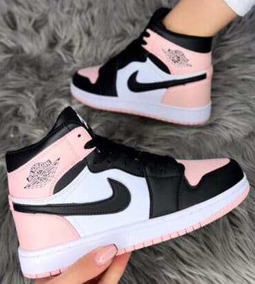 replay is more patike: Jordan air 1 duboke jordanke

Novo
Brojevi 36 do 40 — 9