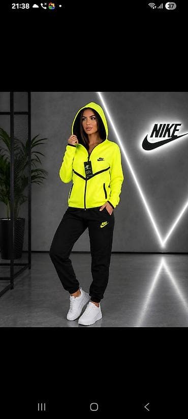 Lične stvari: Ženske trenerke licra S,M,L,XL,XXL veličine za samo 3800 din
pb — 7