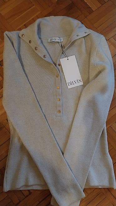 kilt suknja: Ženski rebrasti džemper/bluza sa kopčanjem – DILVIN S do L - Model — 3