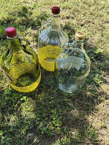 polovni aku alati: Stakleni baloni sa drškama i poklopcima - Zapremina: 5 l po komadu — 2