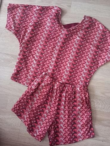 Kape i aksesoari: Nov sjajnucavi komplet, savrsen prelepo stoji,sorc sa džepovima I — 2