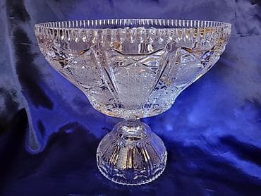 kuhinjski sto: Bombonijera nova,rucni rad,kristal,led kristal Zajecar 70te — 2