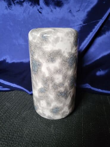 Donji delovi trenerke: Vaza nova rucno oslikana pa glazirana iz 80ih. Nova vaza,sve na vazi — 3