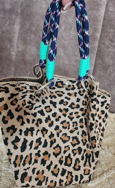 Materijal: Platno na lalafo.rs Materijal: Platno