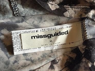 nju jorker: MISSGUIDED bluza, zmijski print, tanka letnja, XS velićine. Na poklon — 2