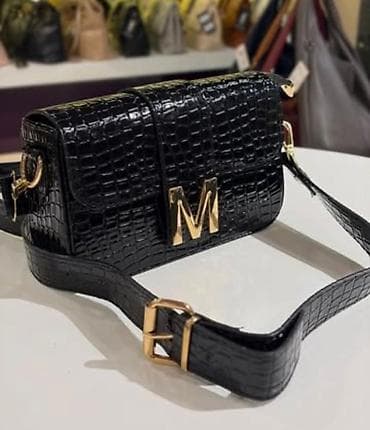 baguette torbica: Ponovo na stanju u više boja! Cena: 2700 dinara Mini crossbody — 7