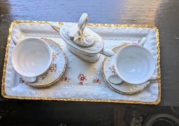 Kotlići: Stari porcelanski set za kafu: - Dve šoljice - Dve kašičice - Posuda — 2