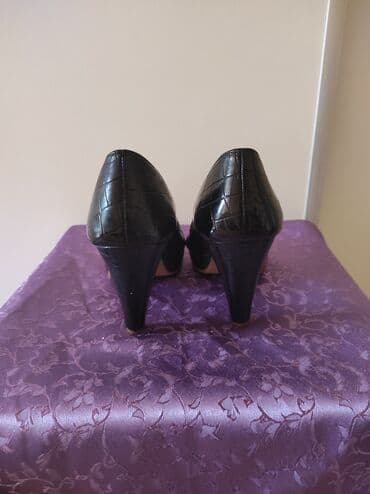 haljine c a: Sandals, Boreli, 37 — 4