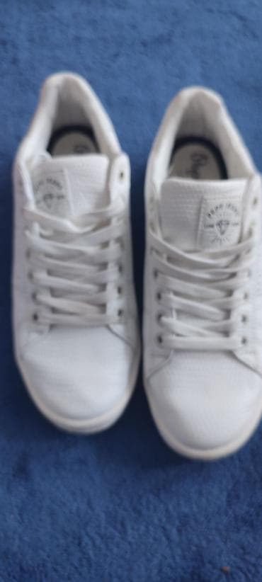 nesal jeans cacak: Patike PEPE JEANS 40 original 3300din Moderne i kvalitetne patike — 4