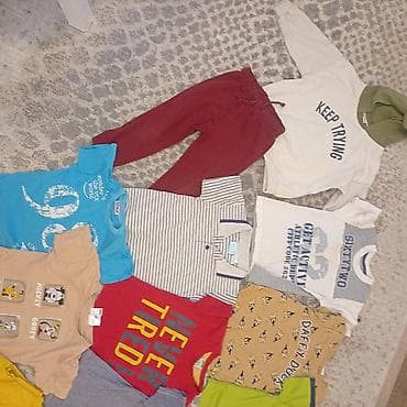 sandale za decake hm: Paket dečije garderobe za dečaka . Mešavina majica, dukseva, košulja i — 3