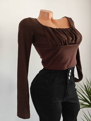 kratke haljine za 18. rodjendan: Shein crop Veličina XS-S Za sve informacije i porudžbine DM 🛍 Slanje — 2