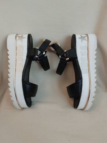 nerc bunde cena: Sandals, Guess, 36 — 12