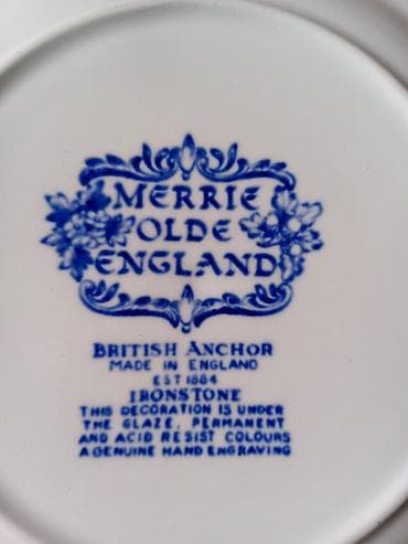 radna bunda: Set od 2 dekorativna tanjira – “Merrie Olde England” (British Anchor — 5