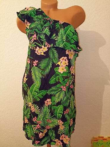 Ski suits: Prelepa haljinica je nova,velicina M.
Nije providna — 6