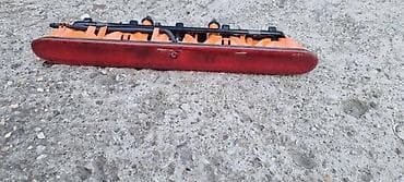 auto otpad becej: TREĆE STOP SVETLO ZA PEUGEOT 206 OD 2000. DO 2007. GOD. | garancija — 1