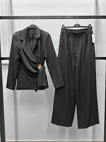 Beauty & Care: ✨Damski elegantni komplet – sako i pantalone u crnoj boji.
✅3600 din — 2
