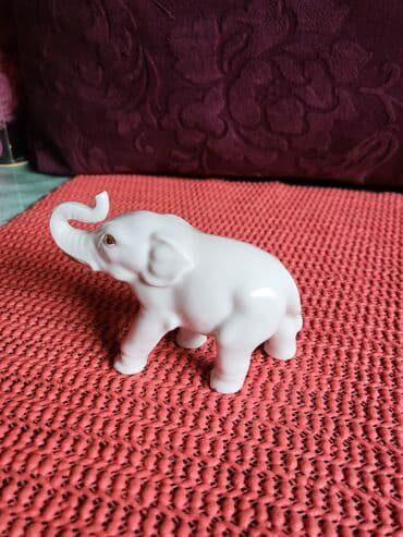 porcelanske solje za caj: Porcelanska nova,vintaz figura slonce. Porcelanska figura sa — 4