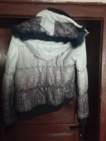 muške jakne s krznom: PRODAJEM JAKNE SNIŽENO! Šarenu zimsku muško- žensku jaknu, L vel — 2
