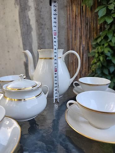noz sa kremenom: Porcelanski set za čaj/kafu – klasičan beli servis sa zlatnim rubom — 2