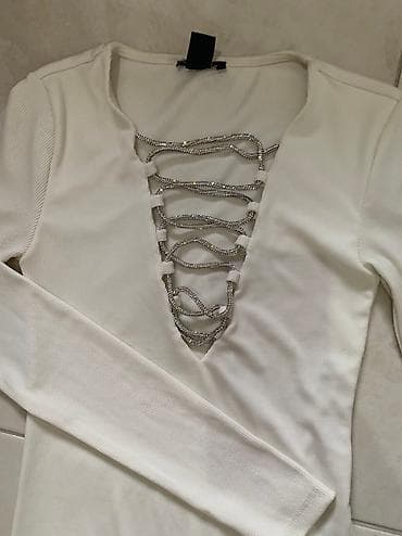 Lične stvari: Prelep bodi sa izrezom novo bez etikete s m velicine — 3
