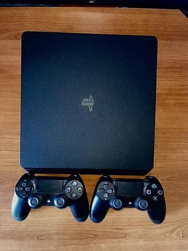 Sony PlayStation 4 Slim konzola + 2 DualShock bežični kontroleri IMA na lalafo.rs Sony PlayStation 4 Slim konzola + 2 DualShock bežični kontroleri IMA