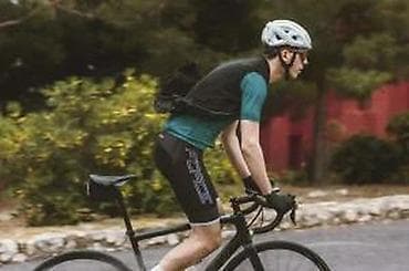 teget odelo: Vest color - Black — 10