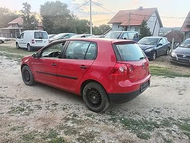 gumeni opanci cena: Volkswagen Golf V – hečbek, 5 vrata, crvena boja. Motor TDI dizel — 4