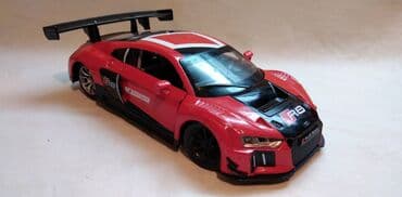 trotinet na dva tocka: MSZ Audi R8 LMS pritiskom tockova i otvaranjem vrata svira i svetle — 1