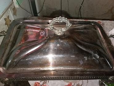 kompresor za balone: Srebrni poslužavnik/čafing-dish sa poklopcem i stalkom - Materijal — 1