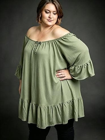 helanke za trudnice: 05. Tunika za punije
2XL 3XL 4XL 5XL
Cena : 2.400 dinara H — 6