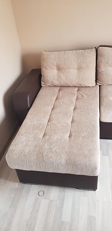 Furniture: Ugaona garnitura na razvlačenje prodajem garnituru maltene nova — 2