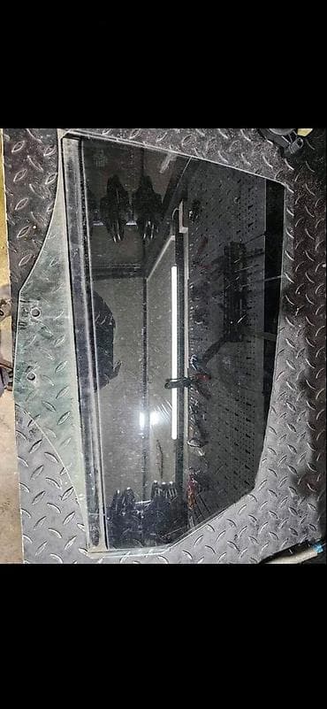 bmw e46 sedista: AIDI A3 28 LIMUZINA SEDAN ZADNJE LEVO STAKLO | audi delovi ALTINA — 1
