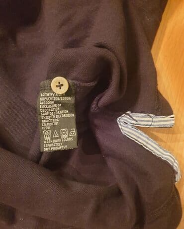 muške zimske jakne c a: TOMMY HILFIGER teget polo majica sa kragnicom. Piše L velicina, evo — 4