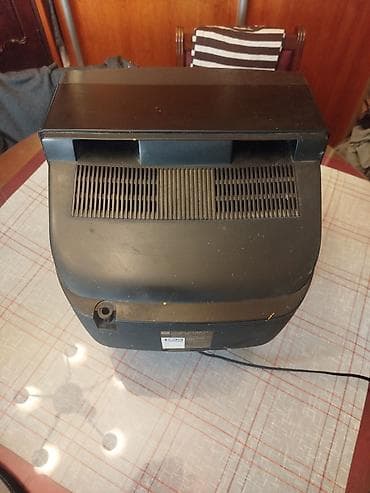 apple tv: Mali retro tv stari televizor Toshiba. Dijagonala ekrana je oko 35 cm — 5