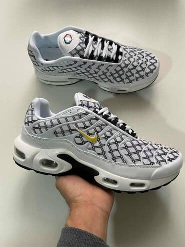 muške pidžame c a: Trainers, size - 42 — 1