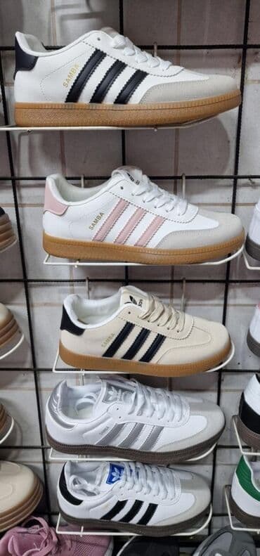 Women's Sneakers and athletic shoes: Patike sportskog dizajna, idealne za svakodnevno nošenje. Dostupne u — 1