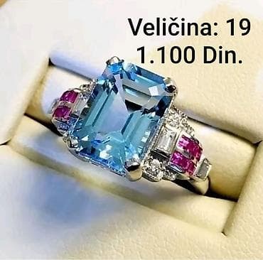 Elegantni posrebreni prsten od hirurskog čelika sa velikim