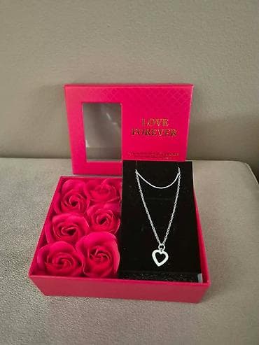 Lične stvari: Poklon set “Love Forever” – elegantna kutija sa ogledalcetom koja — 7