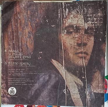 Sedam singl gramofonskih ploča. Nekorišćene, samo omoti malo pogužvani na lalafo.rs Sedam singl gramofonskih ploča. Nekorišćene, samo omoti malo pogužvani