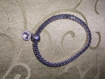 Pleteni ženski narukvica od metalnih kuglica sa priveskom - Elegantna