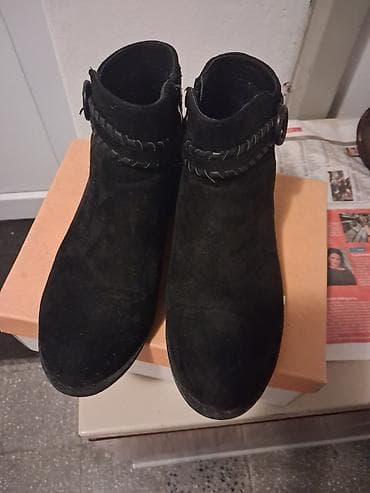 tommy hilfiger obuca zenska: Kao nove crne ženske gležnjače od brušene kože (semiš) sa niskom — 6