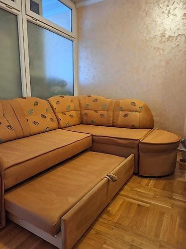 Dobro očuvana Ugaonona garnitura duzina 215x170 desni ugao sirina 90