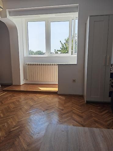 jeftine nekretnine beograd: Namešten jednosoban stan sa otvorenom kuhinjom i dnevnim boravkom. Sa — 5