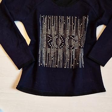 Majica odgovara za M