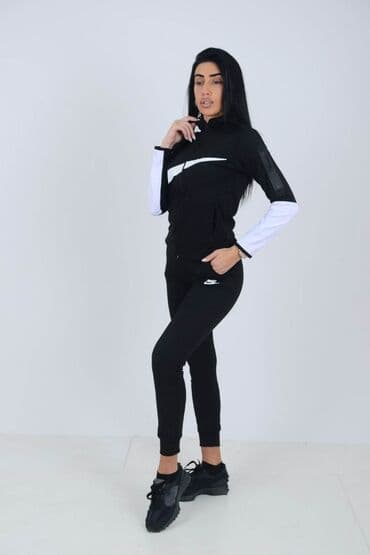 trenerke mokra likra prodaja: Cena 2,900
Mokra likra S, M, L, XL
8 boja — 1